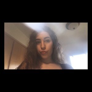 Meet your Posher, Kayla